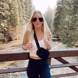 Meet your Posher, Elissa